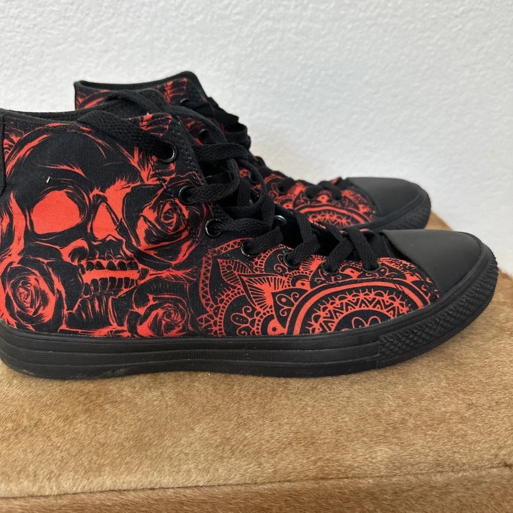 RAAD - Black With Red Flower Design Men's HIGH TOPS - Size 9.5.  Great Pre-owned